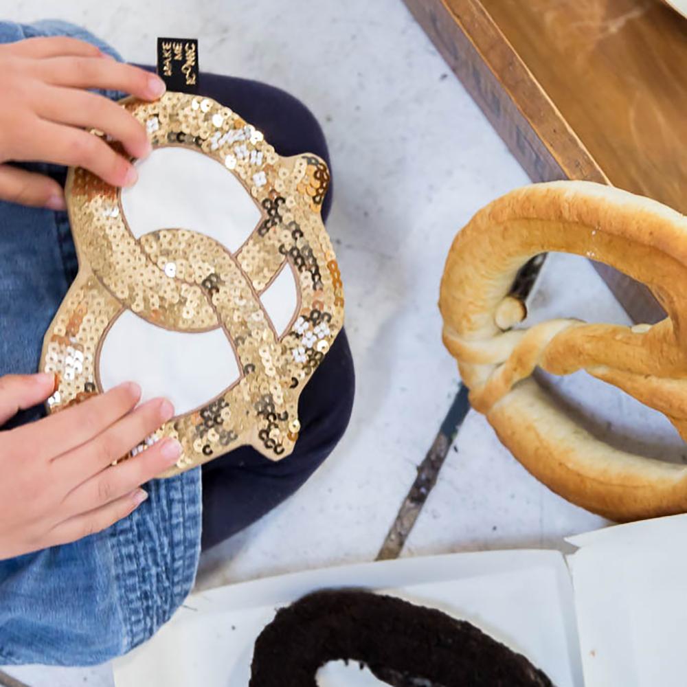 Pretzel Pocket Purse