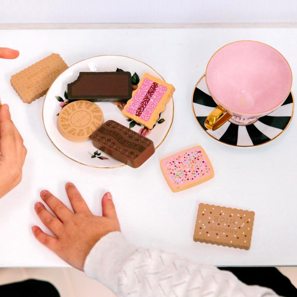 Wooden Biscuit Set
