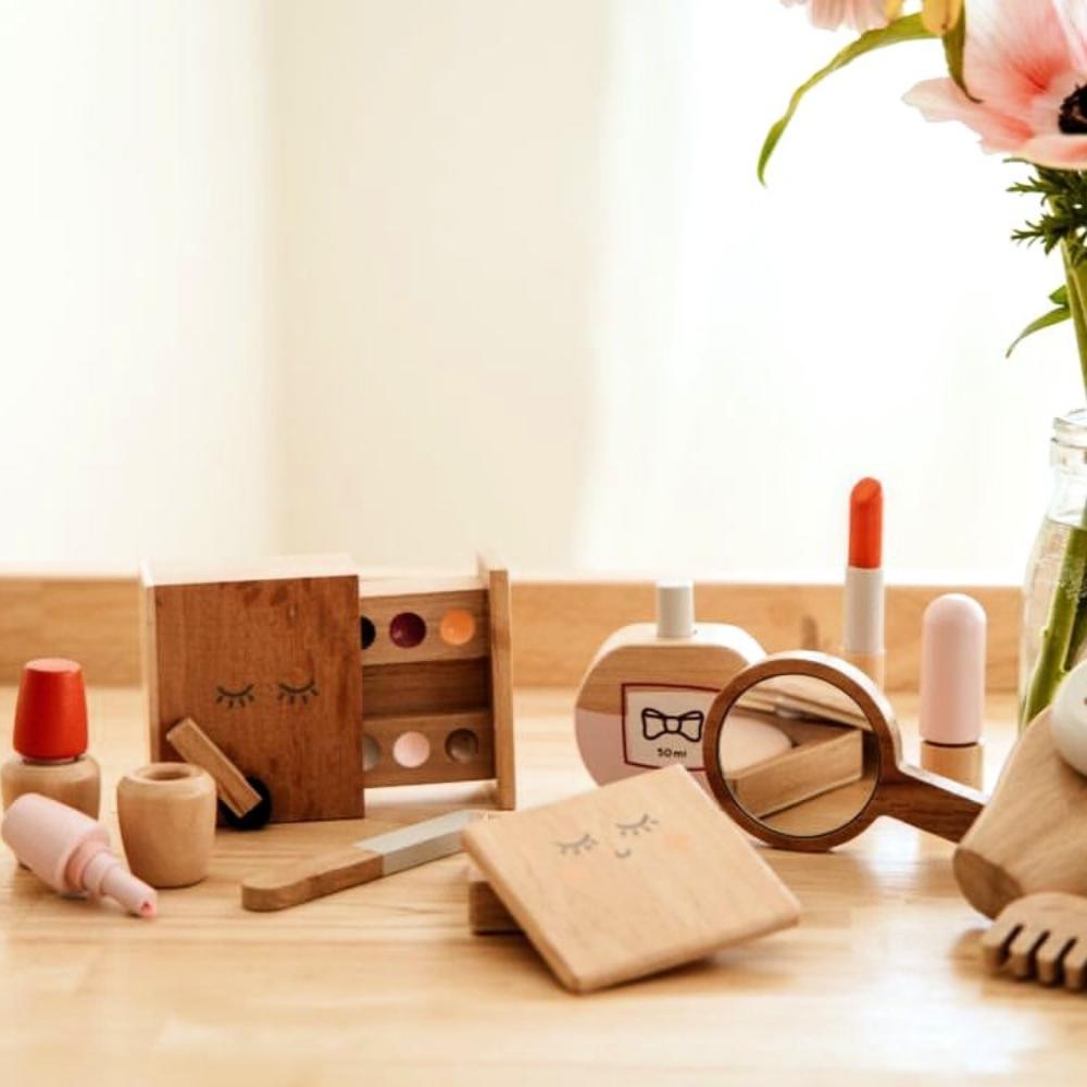 Wooden Beauty Kit